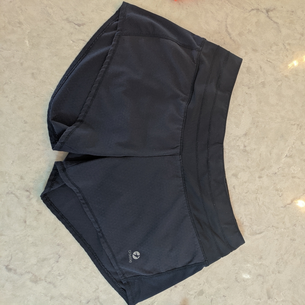 Oiselle toolbelt roga shorts